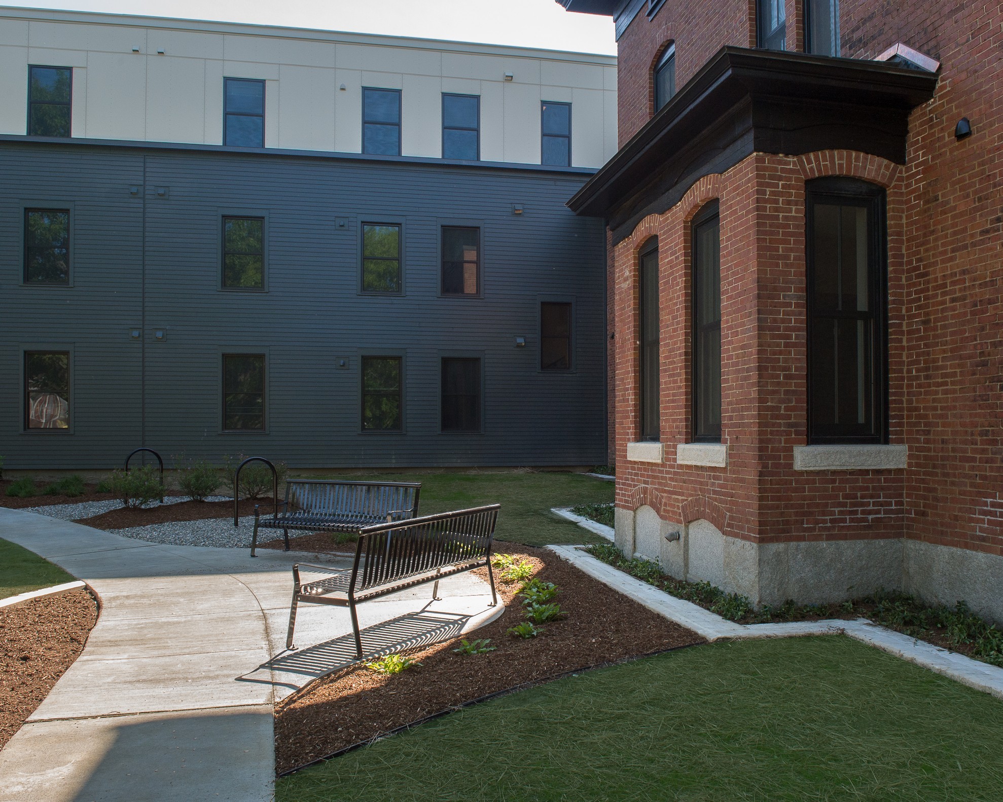 south main apartments courtyard