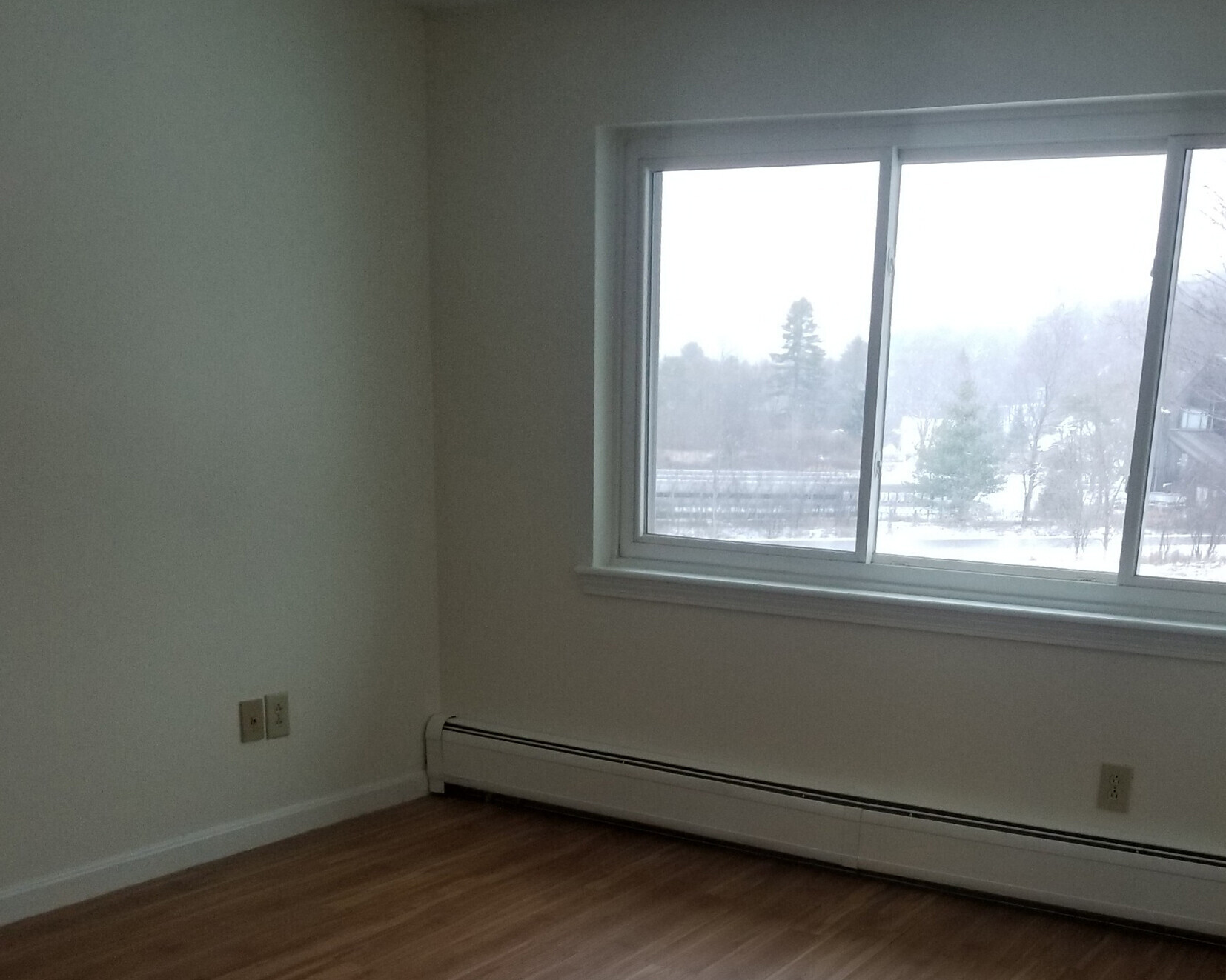 Mad River Meadows apartments Downstreet living room window